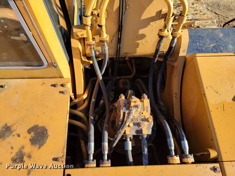 image for item DM8135 1987 Komatsu PC400LC-3  excavator