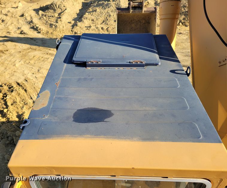 image for item DM8135 1987 Komatsu PC400LC-3  excavator