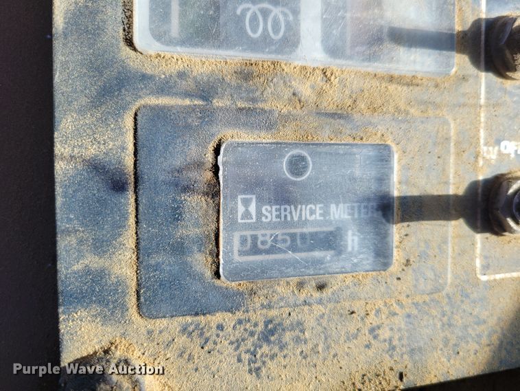 image for item DM8135 1987 Komatsu PC400LC-3  excavator