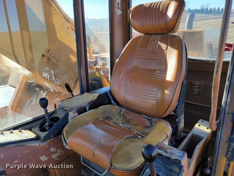 image for item DM8135 1987 Komatsu PC400LC-3  excavator