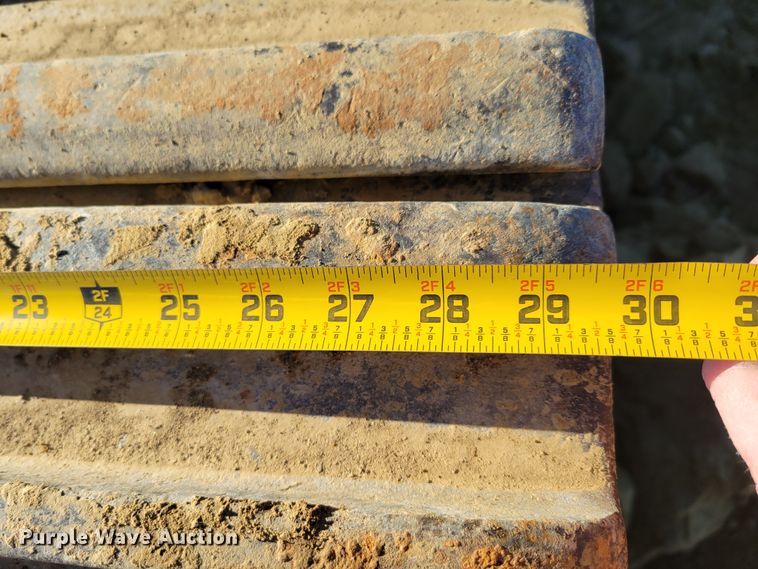 image for item DM8135 1987 Komatsu PC400LC-3  excavator