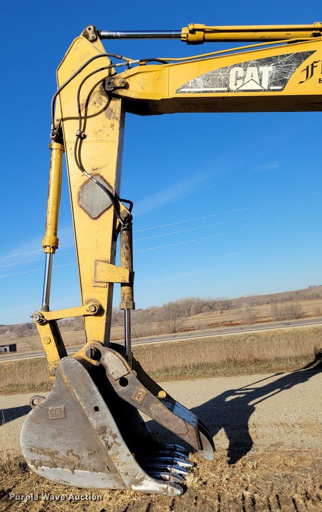 image for item DM8136 1997 Caterpillar 325B L  excavator