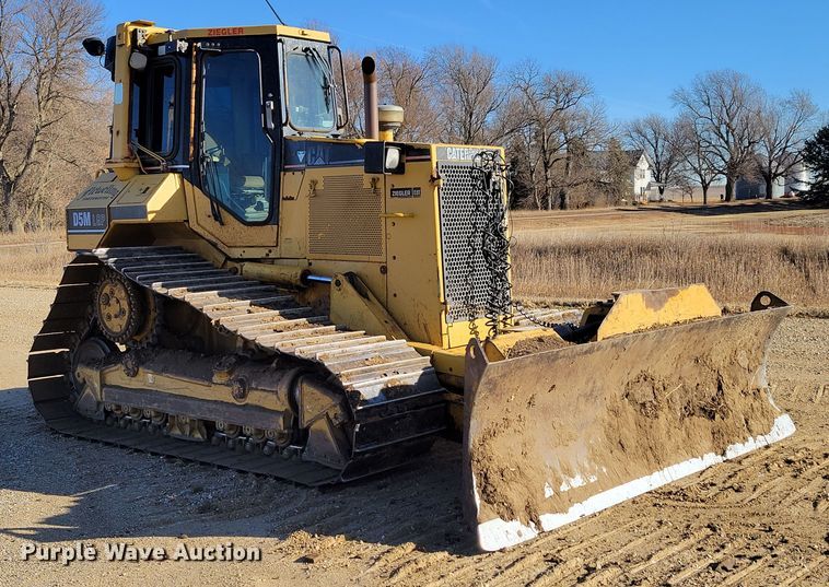 image for item DM8137 1997 Caterpillar D5M LGP  dozer