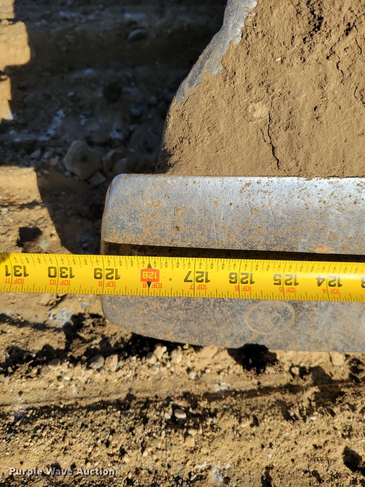 image for item DM8137 1997 Caterpillar D5M LGP  dozer