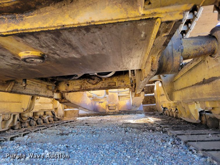 image for item DM8137 1997 Caterpillar D5M LGP  dozer