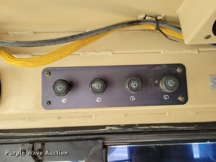 image for item DM8137 1997 Caterpillar D5M LGP  dozer