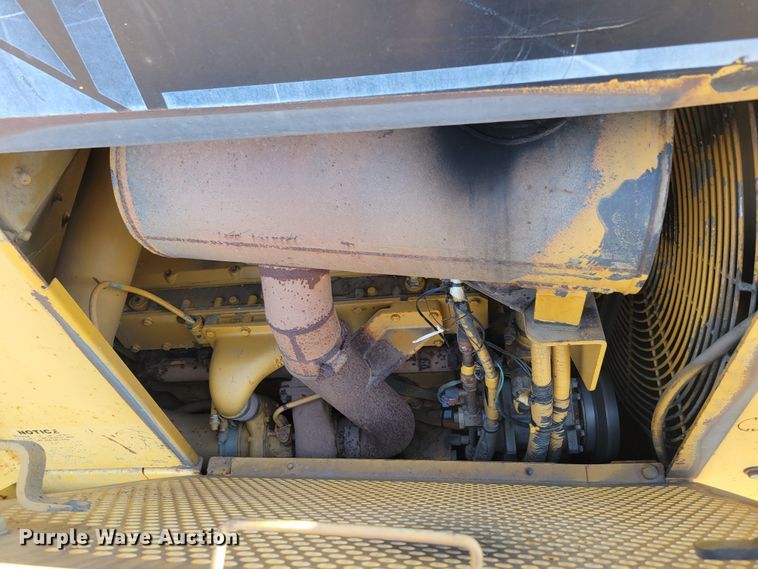 image for item DM8137 1997 Caterpillar D5M LGP  dozer