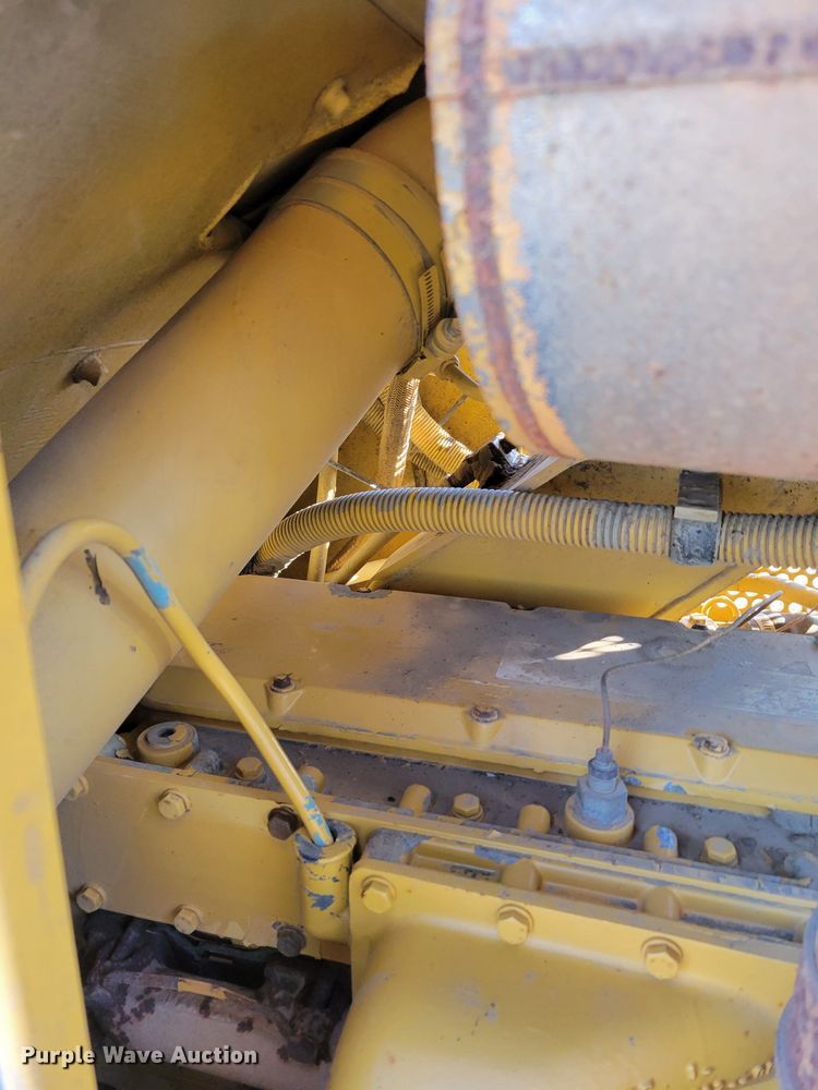 image for item DM8137 1997 Caterpillar D5M LGP  dozer