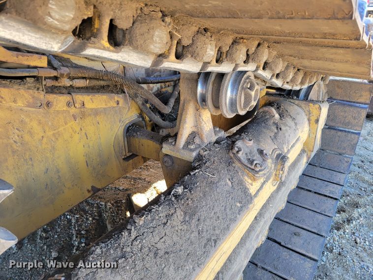 image for item DM8137 1997 Caterpillar D5M LGP  dozer