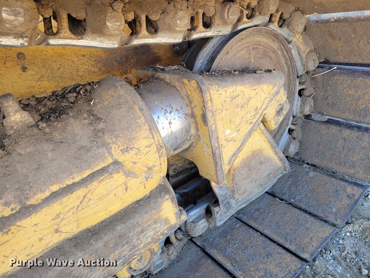 image for item DM8137 1997 Caterpillar D5M LGP  dozer