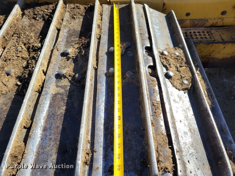 image for item DM8137 1997 Caterpillar D5M LGP  dozer