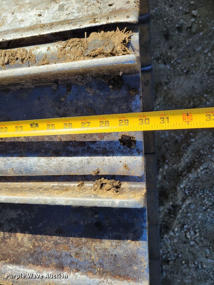 image for item DM8137 1997 Caterpillar D5M LGP  dozer