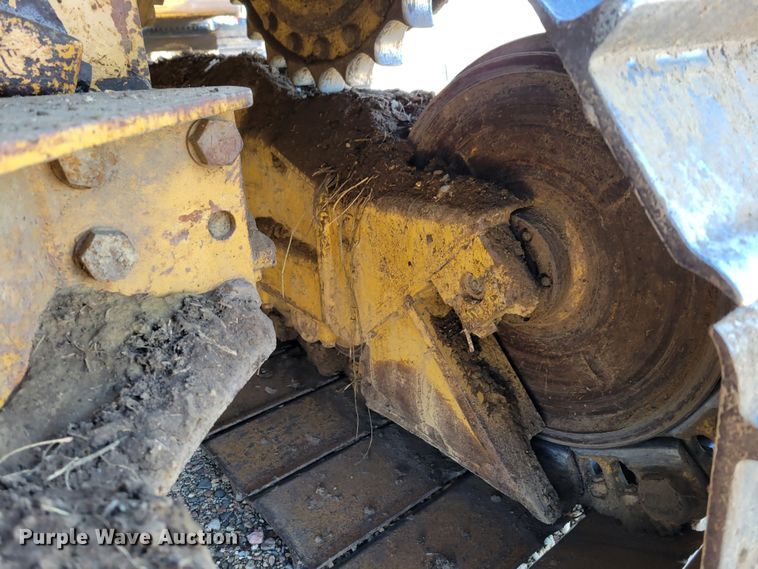 image for item DM8137 1997 Caterpillar D5M LGP  dozer