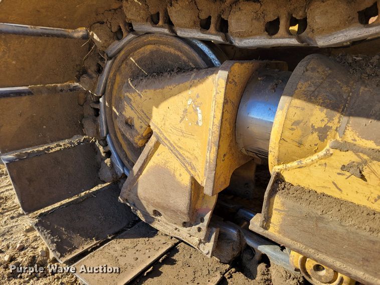 image for item DM8137 1997 Caterpillar D5M LGP  dozer
