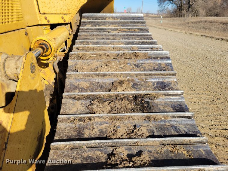 image for item DM8137 1997 Caterpillar D5M LGP  dozer