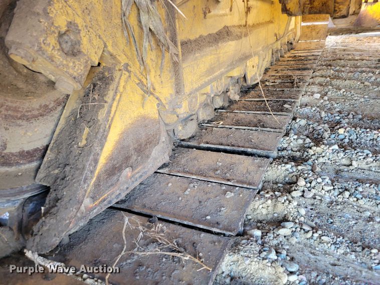 image for item DM8137 1997 Caterpillar D5M LGP  dozer