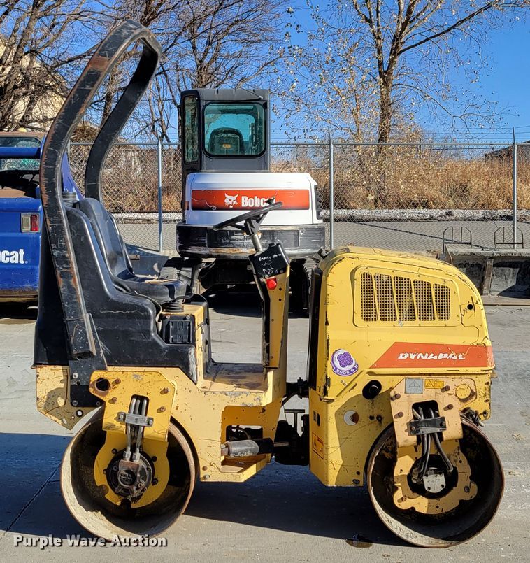 image for item DM8149 Dynapac CC900G  double drum vibratory roller