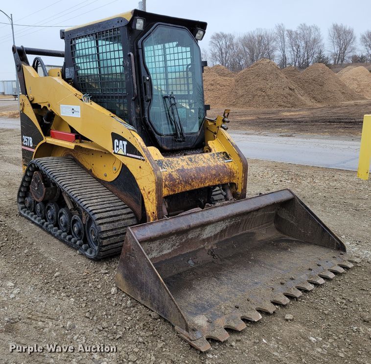 image for item DM8161 2007 Caterpillar 257B  tracked skid steer loader