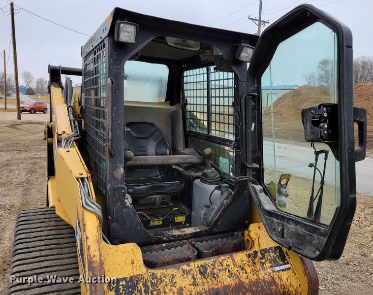 image for item DM8161 2007 Caterpillar 257B  tracked skid steer loader