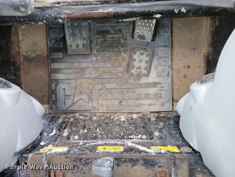 image for item DM8161 2007 Caterpillar 257B  tracked skid steer loader