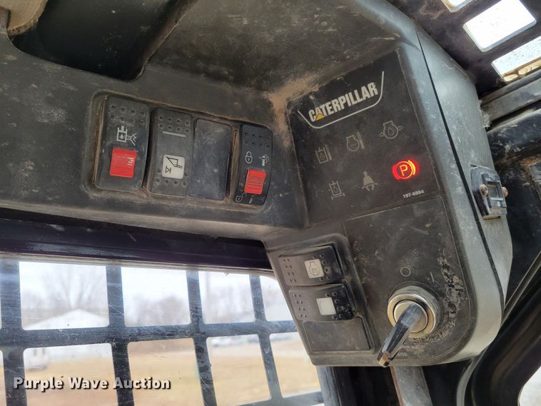 image for item DM8161 2007 Caterpillar 257B  tracked skid steer loader