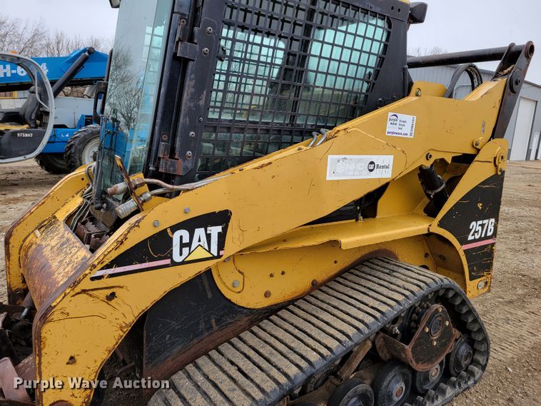 image for item DM8161 2007 Caterpillar 257B  tracked skid steer loader