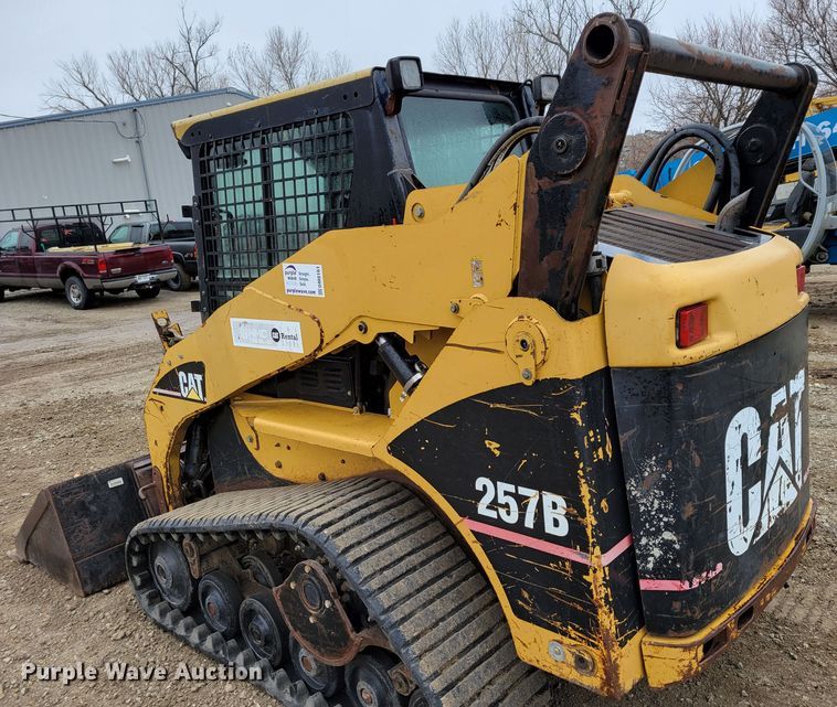 image for item DM8161 2007 Caterpillar 257B  tracked skid steer loader
