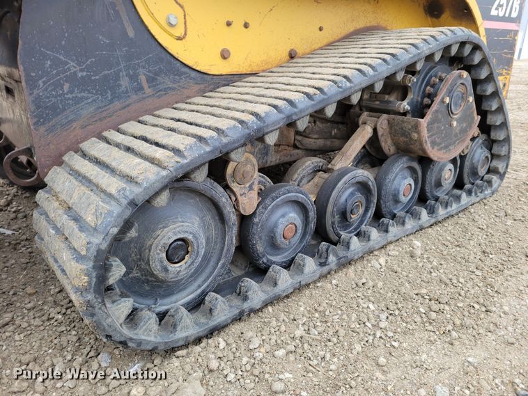 image for item DM8161 2007 Caterpillar 257B  tracked skid steer loader