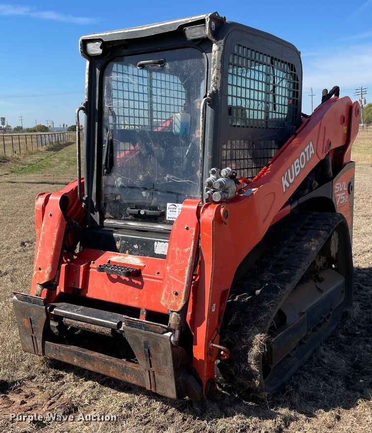 image for item DN7569 2019 Kubota SVL75-2  tracked skid steer loader