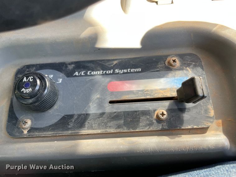 image for item DN7569 2019 Kubota SVL75-2  tracked skid steer loader