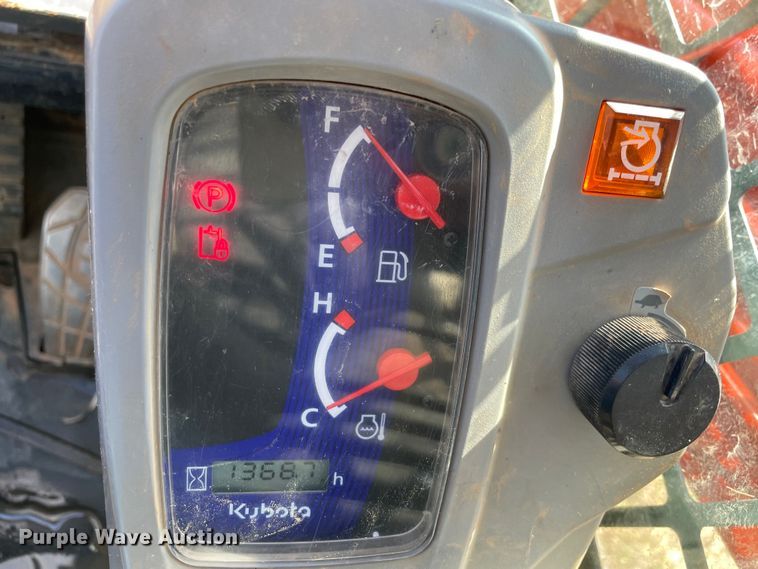 image for item DN7569 2019 Kubota SVL75-2  tracked skid steer loader