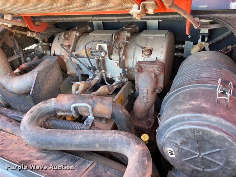 image for item DN7569 2019 Kubota SVL75-2  tracked skid steer loader