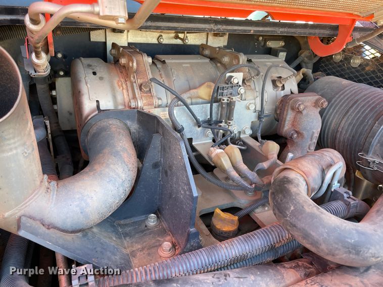 image for item DN7569 2019 Kubota SVL75-2  tracked skid steer loader