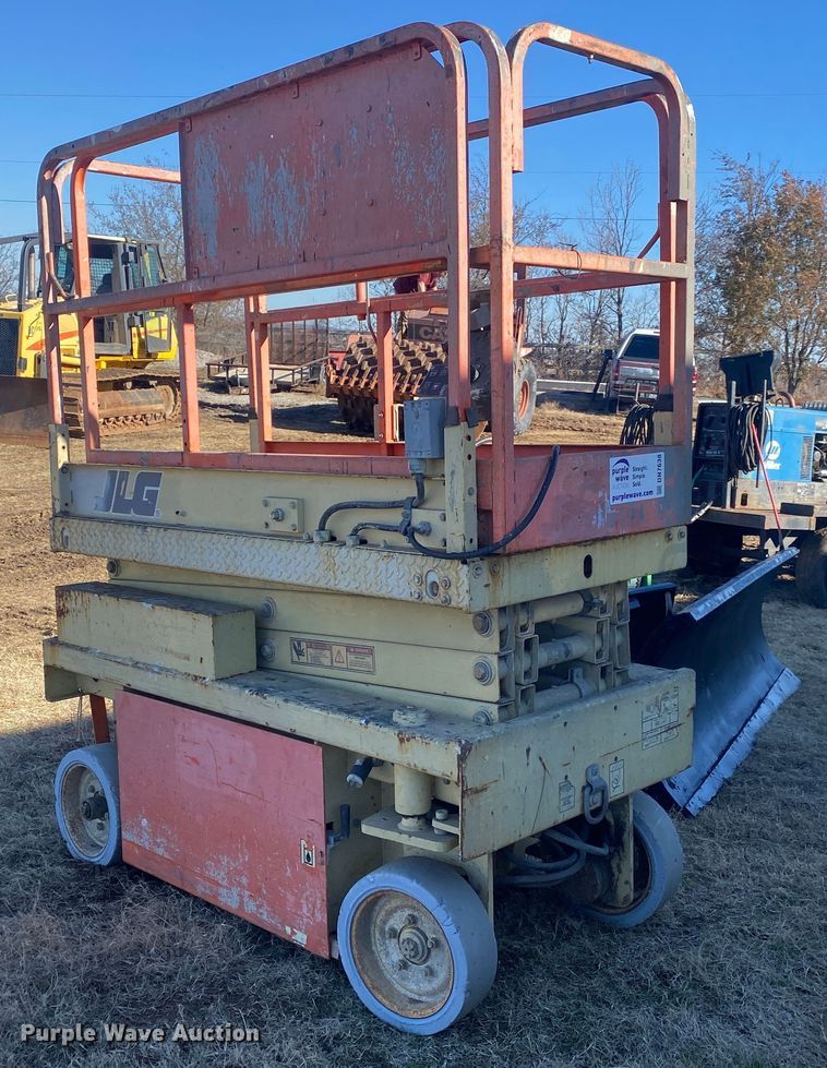 image for item DN7638 JLG  scissor lift