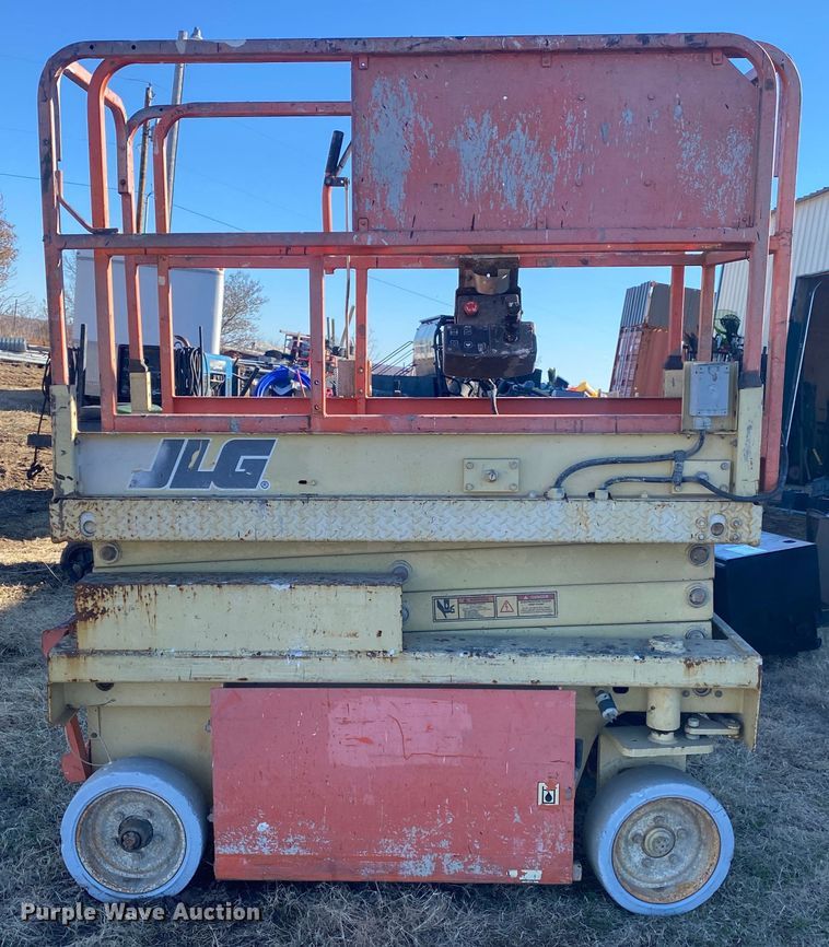 image for item DN7638 JLG  scissor lift