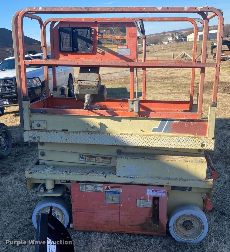 image for item DN7638 JLG  scissor lift