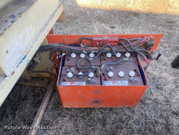 image for item DN7638 JLG  scissor lift