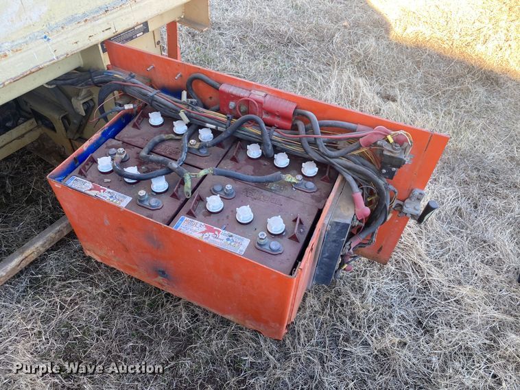 image for item DN7638 JLG  scissor lift