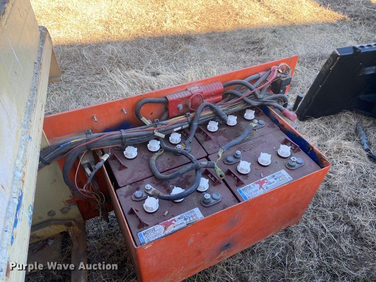 image for item DN7638 JLG  scissor lift