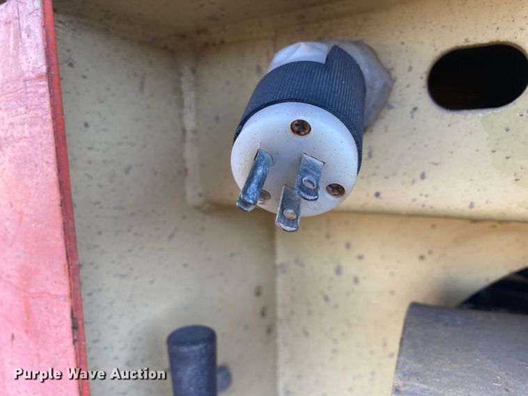 image for item DN7638 JLG  scissor lift