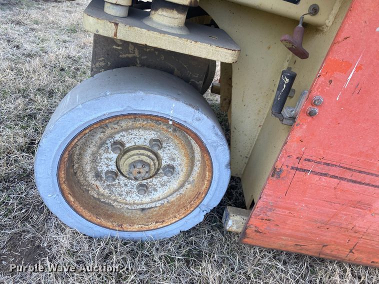 image for item DN7638 JLG  scissor lift