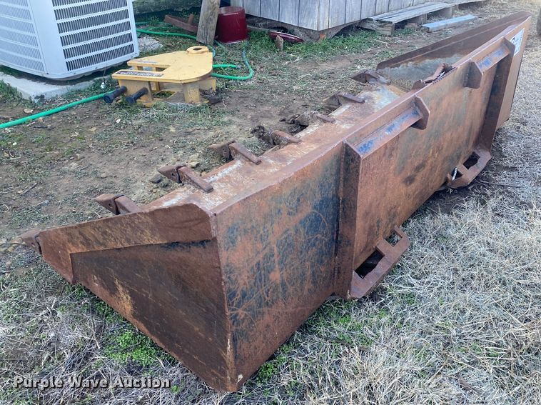 image for item DN7639 Skid steer bucket