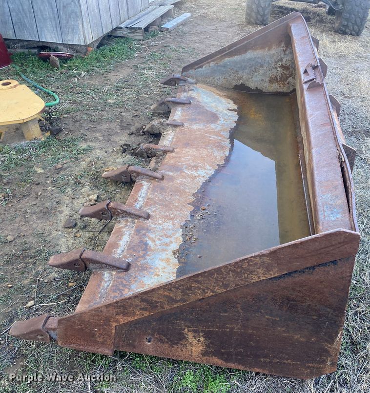 image for item DN7639 Skid steer bucket