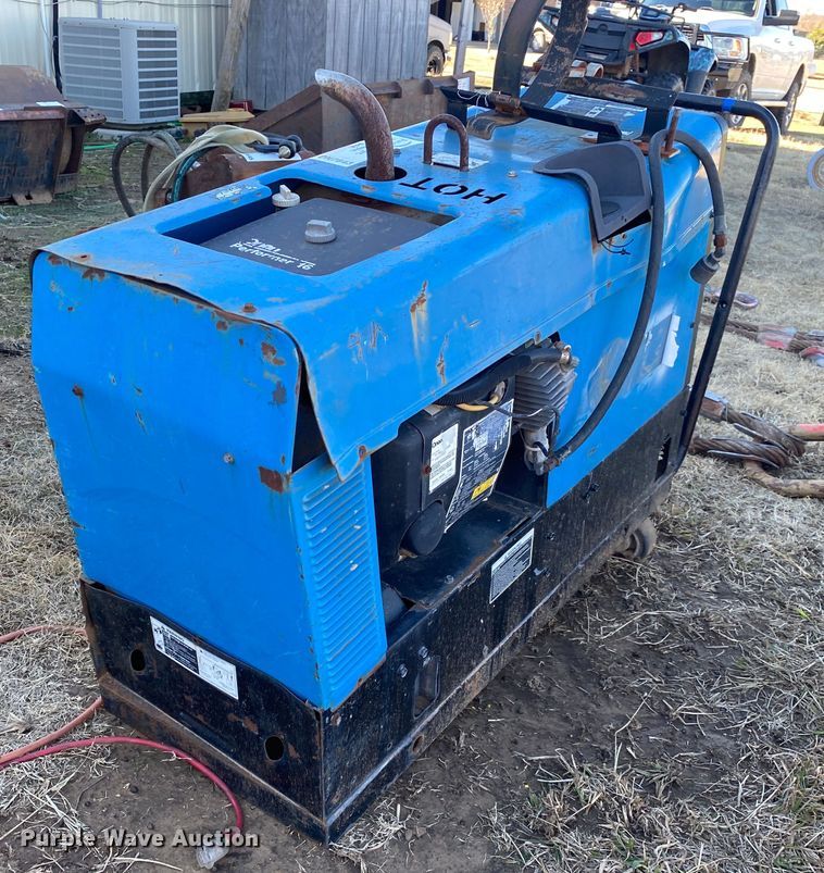 image for item DN7643 Miller Bobcat 225  welder