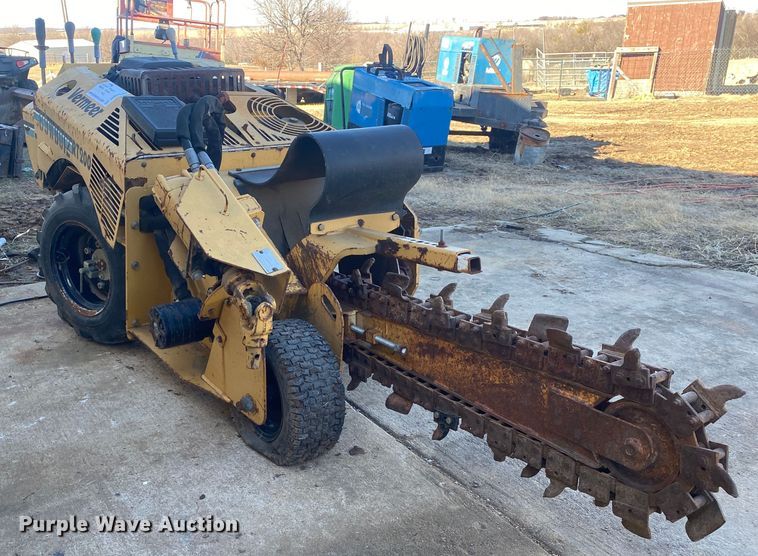 image for item DN7644 2003 Vermeer RT200  trencher