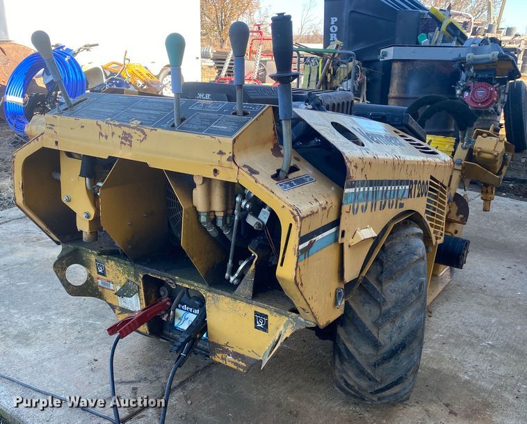 image for item DN7644 2003 Vermeer RT200  trencher
