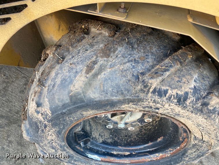 image for item DN7644 2003 Vermeer RT200  trencher