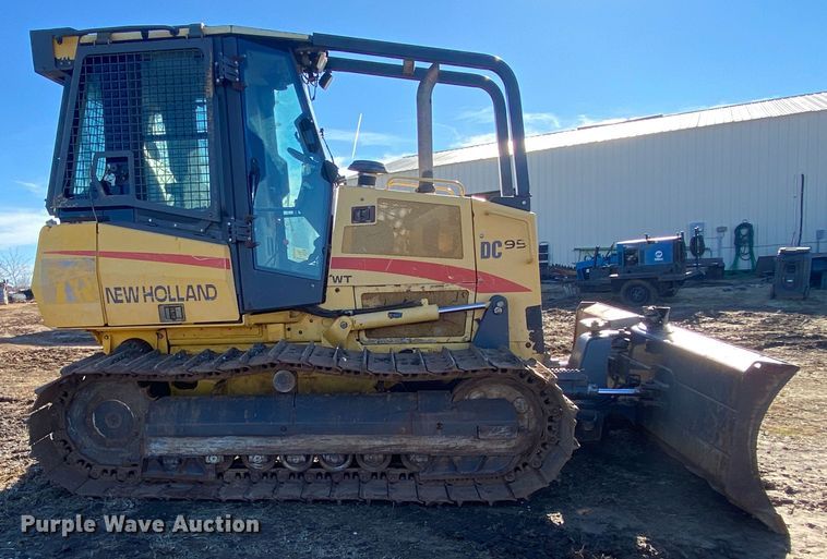 image for item DN7651 2004 New Holland DC95  dozer