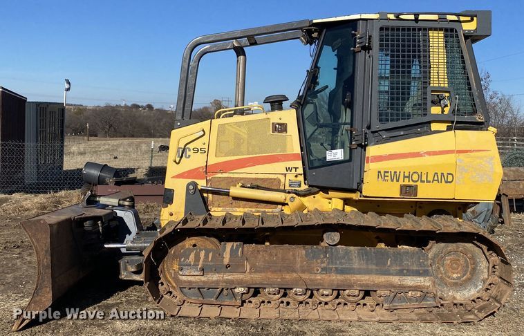 image for item DN7651 2004 New Holland DC95  dozer