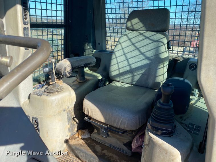 image for item DN7651 2004 New Holland DC95  dozer